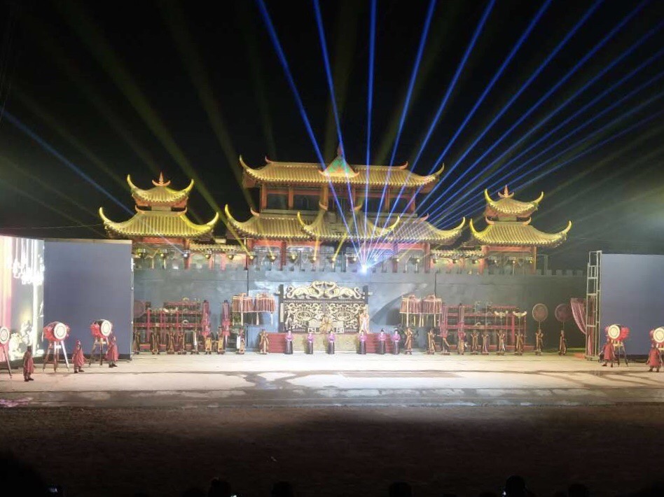 樂(lè)華城歡樂(lè)世界《秦漢風(fēng)云》劇場(chǎng)